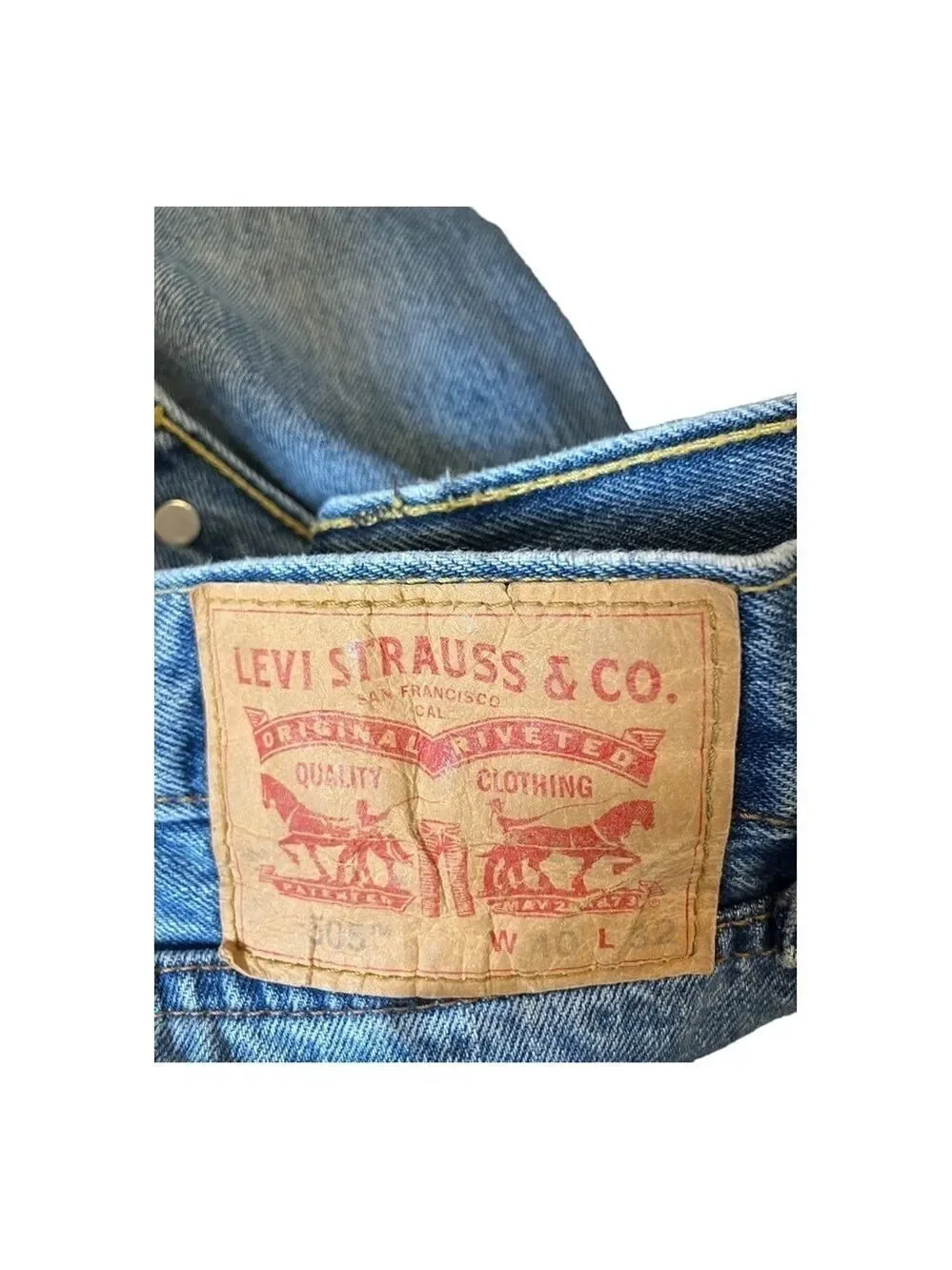Levi's 505 Blue Light Wash Loose Belt Loop - W40 L32